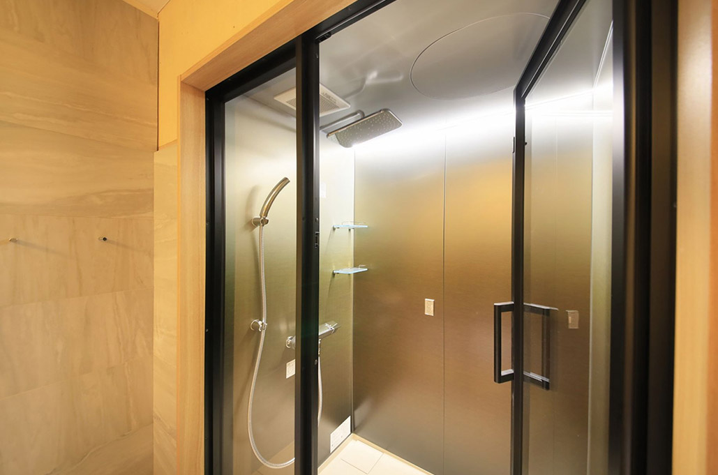 シャワールーム4